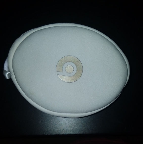 Beats Solo3 Wireless Headphones - Picture 4 of 4